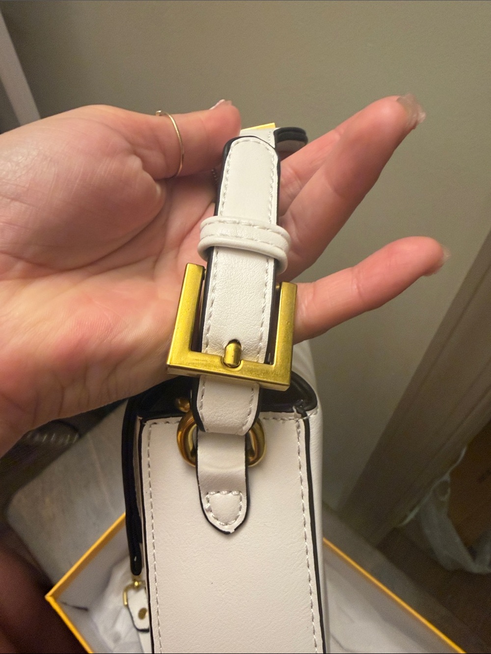 Fendi White Leather Shoulder Bag with Gold Hardware - Picture 8 of 15